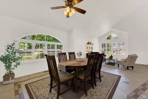 Dining - 2425 Peninsula Ct, Fairfield, CA 94534 photo 3 of 5