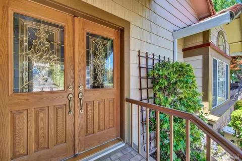 Entry Way - 2425 Peninsula Ct, Fairfield, CA 94534 photo 1 of 8