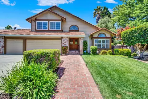 2425 Peninsula Ct, Fairfield, CA 94534