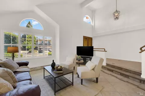 Living - 2425 Peninsula Ct, Fairfield, CA 94534 photo 4 of 8