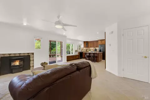 Living - 2425 Peninsula Ct, Fairfield, CA 94534 photo 8 of 8