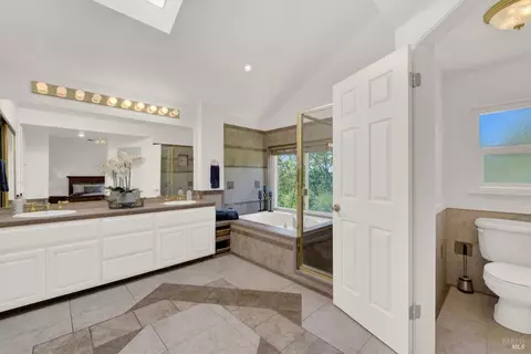 Bath - 2425 Peninsula Ct, Fairfield, CA 94534 photo 7 of 7