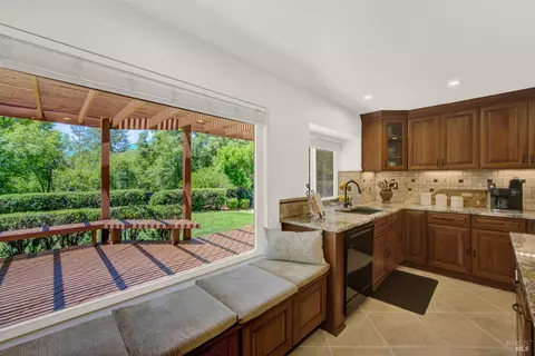 Kitchen - 2425 Peninsula Ct, Fairfield, CA 94534 photo 6 of 14