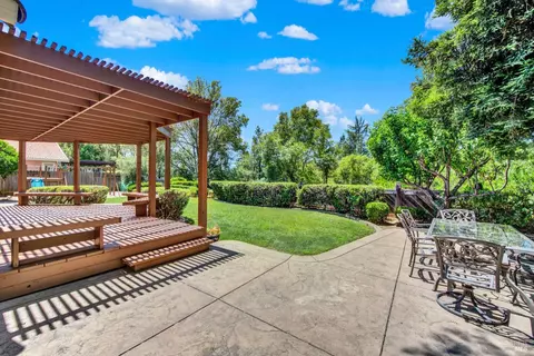 Exterior - 2425 Peninsula Ct, Fairfield, CA 94534 photo 14 of 24