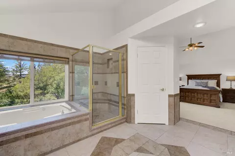 Bath - 2425 Peninsula Ct, Fairfield, CA 94534 photo 5 of 7