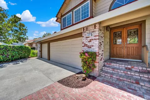 Exterior - 2425 Peninsula Ct, Fairfield, CA 94534 photo 7 of 24