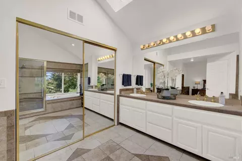 Bath - 2425 Peninsula Ct, Fairfield, CA 94534 photo 6 of 7