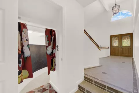Entry Way - 2425 Peninsula Ct, Fairfield, CA 94534 photo 3 of 8