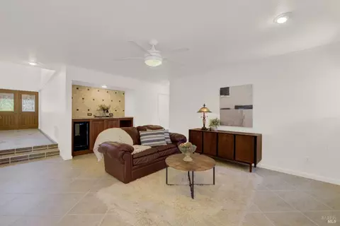 Living - 2425 Peninsula Ct, Fairfield, CA 94534 photo 5 of 8