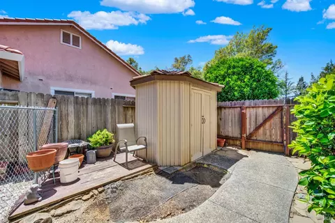 Exterior - 2425 Peninsula Ct, Fairfield, CA 94534 photo 23 of 24
