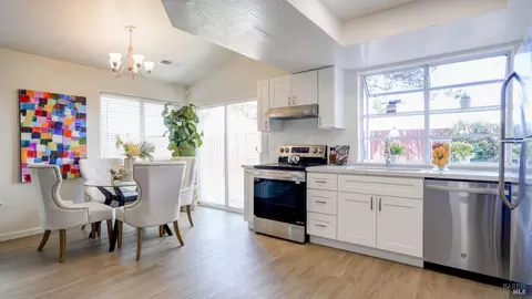 137 Compass Ct, Vallejo, CA 94590 photo 8