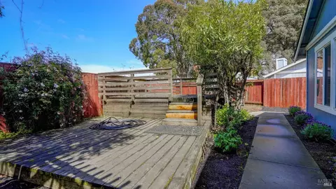 137 Compass Ct, Vallejo, CA 94590 photo 25