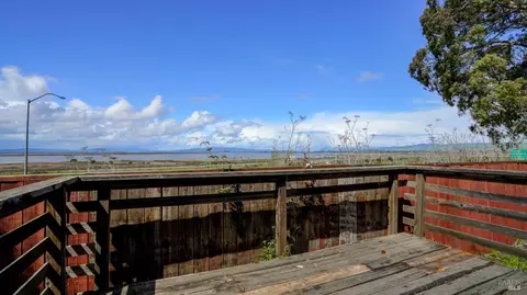 137 Compass Ct, Vallejo, CA 94590 photo 27