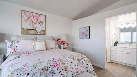 137 Compass Ct, Vallejo, CA 94590 photo 15