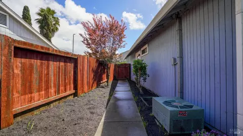 137 Compass Ct, Vallejo, CA 94590 photo 29