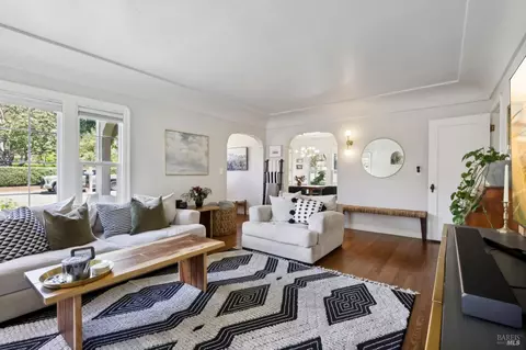 Living - 11 Hanns Ave, Vallejo, CA 94590 photo 3 of 5