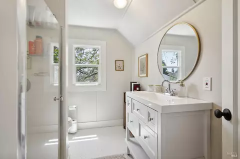 Bath - 11 Hanns Ave, Vallejo, CA 94590 photo 5 of 5