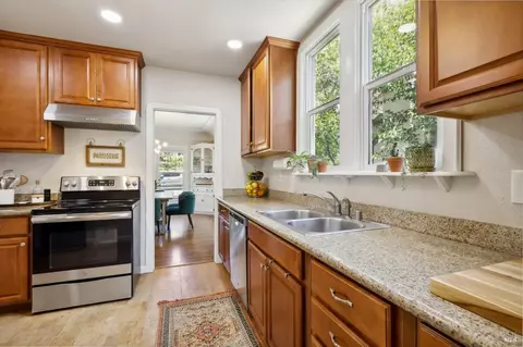 Kitchen - 11 Hanns Ave, Vallejo, CA 94590 photo 3 of 3