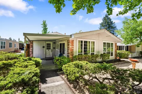 114 Brooktrail Ct, Santa Rosa, CA 95409
