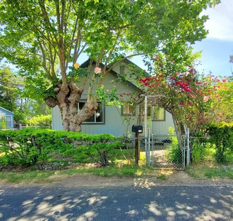 353 Raymond Ln, Willits, CA 95490