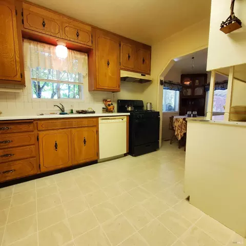 353 Raymond Ln, Willits, CA 95490 photo 7