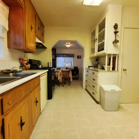 353 Raymond Ln, Willits, CA 95490 photo 9