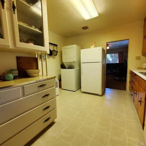 353 Raymond Ln, Willits, CA 95490 photo 8