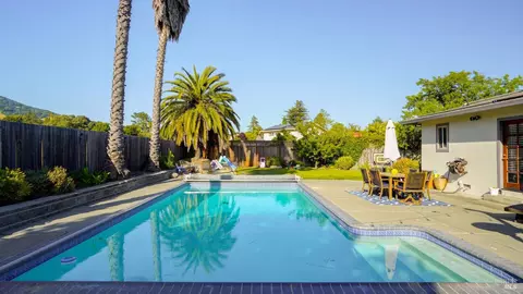 4 Maria Ct, Novato, CA 94945