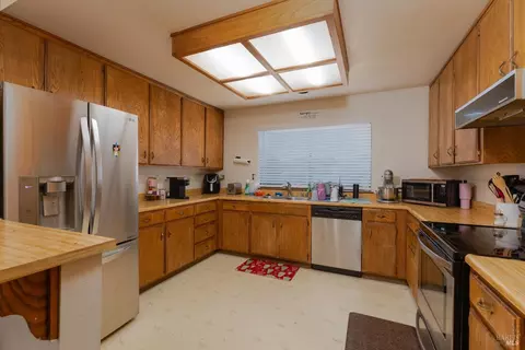 491 Sherry Dr, Ukiah, CA 95482 photo 5
