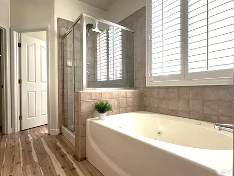 1222 Swan Lake Dr, Fairfield, CA 94533