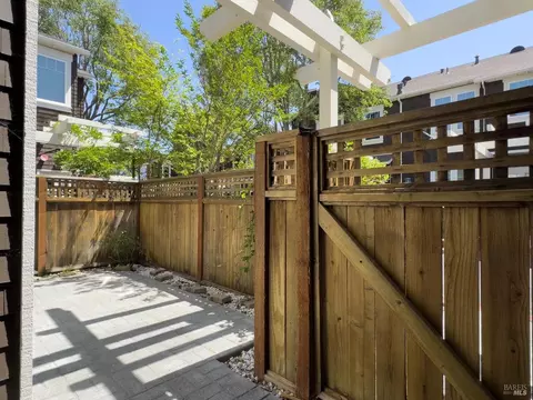 7831 Revard Ct, Cotati, CA 94931 photo 2