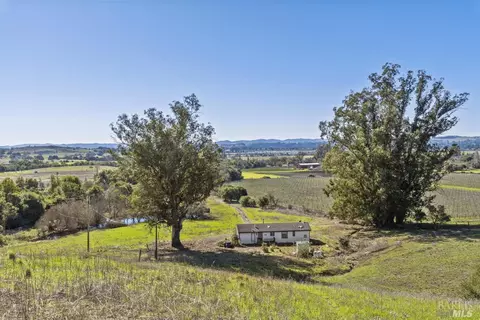 5725 Inverness Ave, Santa Rosa, CA 95404