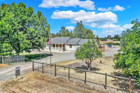 7704 Eddy Ln, Vacaville, CA 95688 photo 6