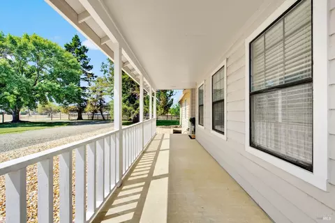 7704 Eddy Ln, Vacaville, CA 95688 photo 4