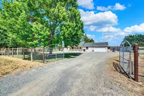 7704 Eddy Ln, Vacaville, CA 95688 photo 5