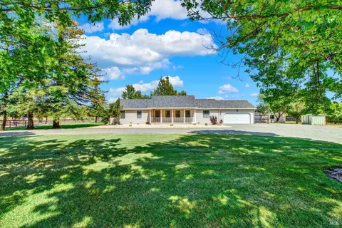 7704 Eddy Ln, Vacaville, CA 95688 photo 2