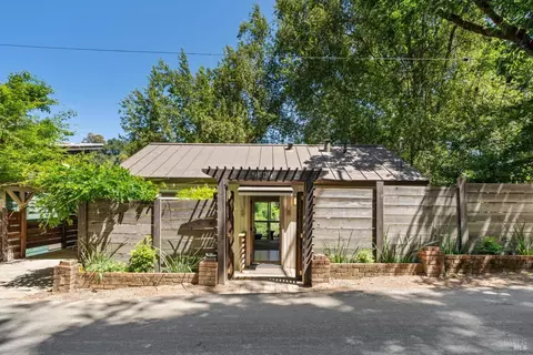 2367 N Fitch Mountain Rd, Healdsburg, CA 95448