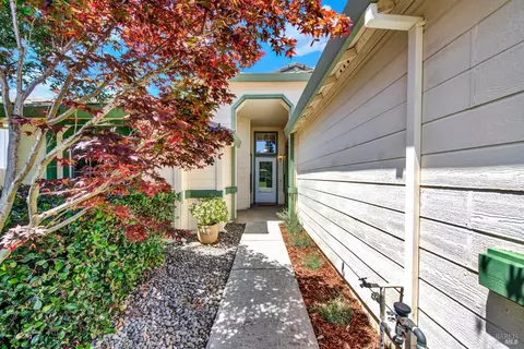 975 Regina Way, Dixon, CA 95620 photo 6