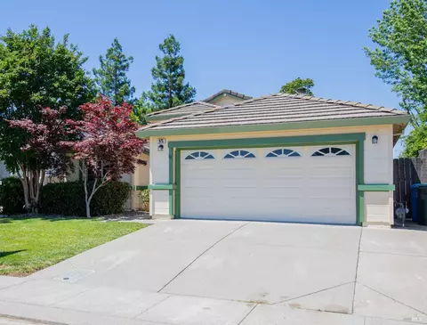 975 Regina Way, Dixon, CA 95620 photo 3
