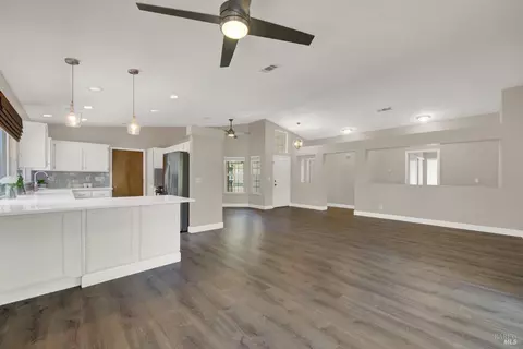 975 Regina Way, Dixon, CA 95620 photo 11