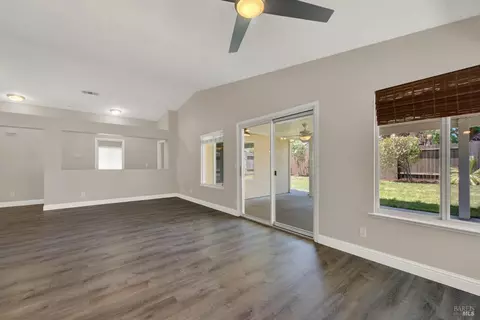 975 Regina Way, Dixon, CA 95620 photo 10
