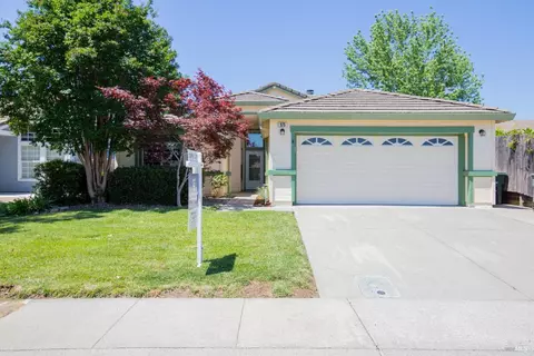 975 Regina Way, Dixon, CA 95620 photo 2