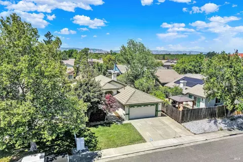 975 Regina Way, Dixon, CA 95620 photo 4