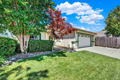 975 Regina Way, Dixon, CA 95620