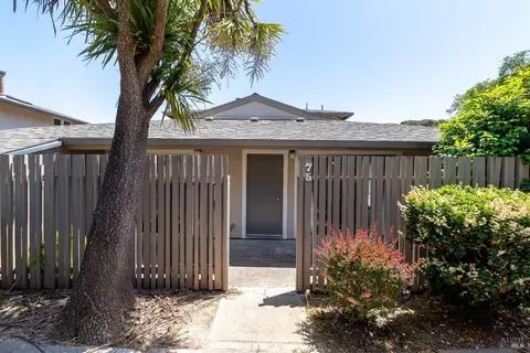 75 Roundtree Blvd, San Rafael, CA 94903