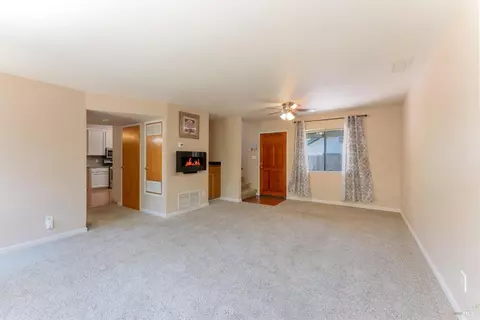 1342 Helen Ave, Ukiah, CA 95482 photo 2