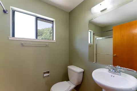 1342 Helen Ave, Ukiah, CA 95482 photo 9