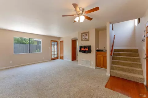 1342 Helen Ave, Ukiah, CA 95482 photo 3