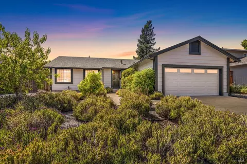 2007 Weatherby Way, Petaluma, CA 94954