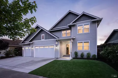 260 Pacific Heights Dr, Santa Rosa, CA 95403